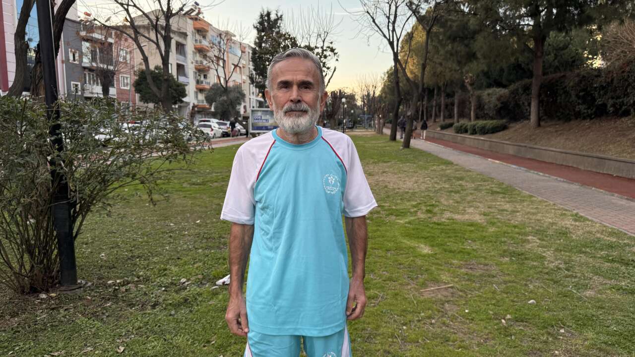 Konya’da da durdurulamadı! Koşan efsane arabasından çok kilometre yapıyor 8